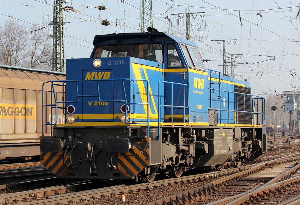 MWB 2106 verl�sst den Gbf wieder Lz rtg S�dbr�cke , Gremberg am 01.03.2011
