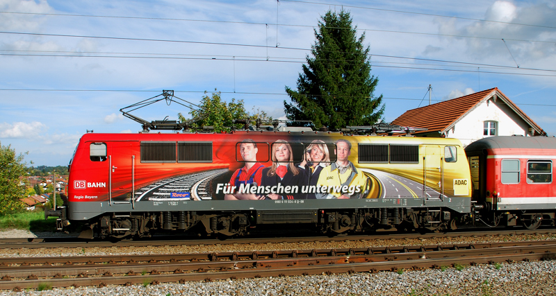 Portrait 111 024-6, ADAC, aufgenommen am 02.10.12, in A�ling.