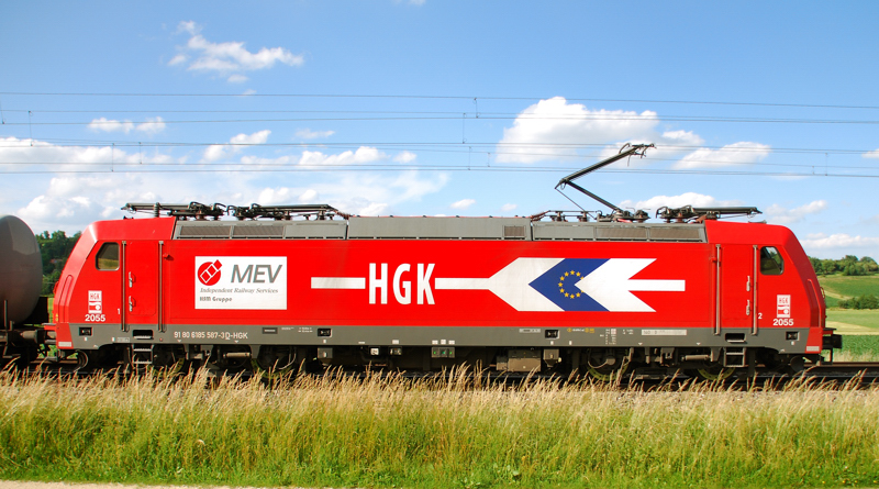 Portrait, 185 587-3, HGK, aufgenommen am 21.06.12, bei Treuchtlingen.