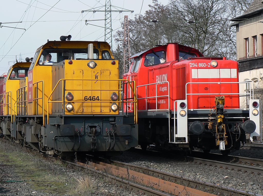 Railion NL trifft auf Railion Deutschland ! Gesehn in Ratingen-Lintorf am 24.03.2010, man acht mal auf den Tf der 6464 ;-)