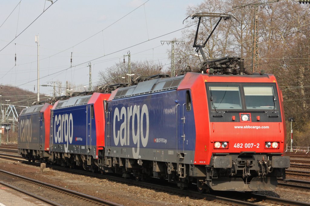 SBB Cargo Lokzug bestehend aus 482 007,482 041 un 482 024.Aufgenommen am 12-3-11 in K�ln-West