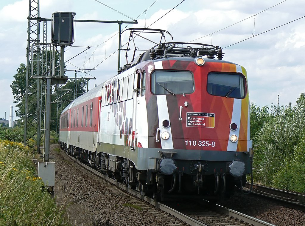 Science 110 325-8 mit Autoreisezug in Porz Wahn im Juli 09