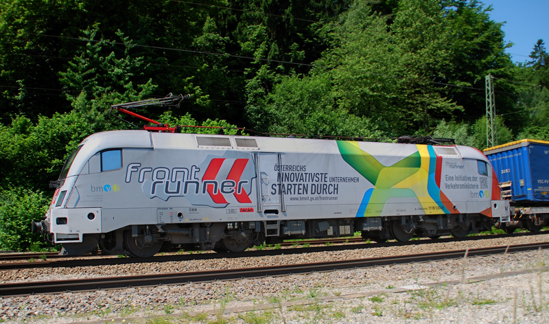 Seitenansicht des Front Runner, 1116 130-6. Aufgenommen am 18.06.13, in A�ling.