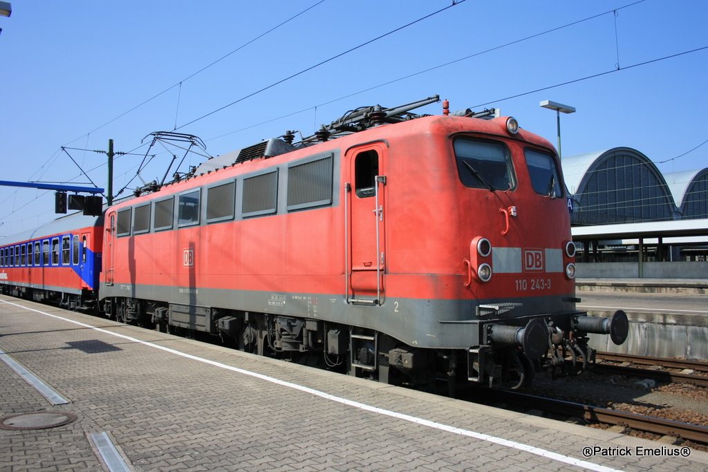 Und nochmal die E10 243 am 18.04.2010 in Karlsruhe