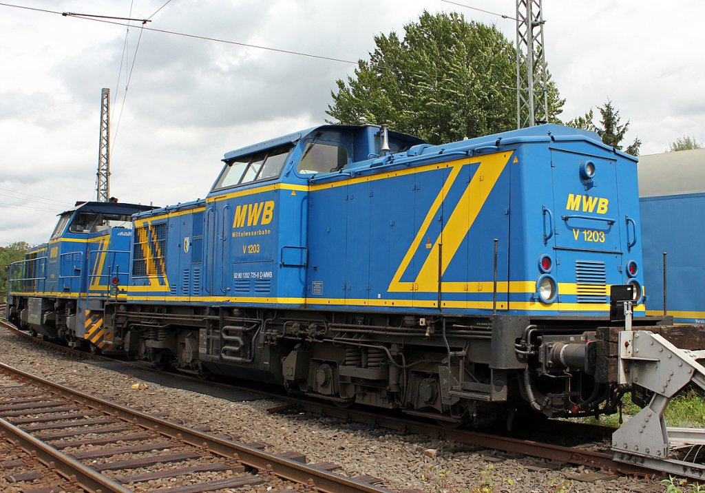 V1203 und V2106 der MWB in K�ln Eifeltor am 23.07.2011