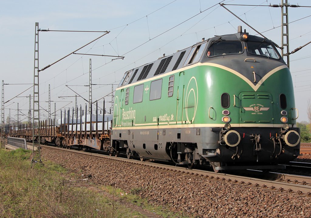 V200 053 der Brohltalbahn vor  Porz Wahn am 06.04.2011