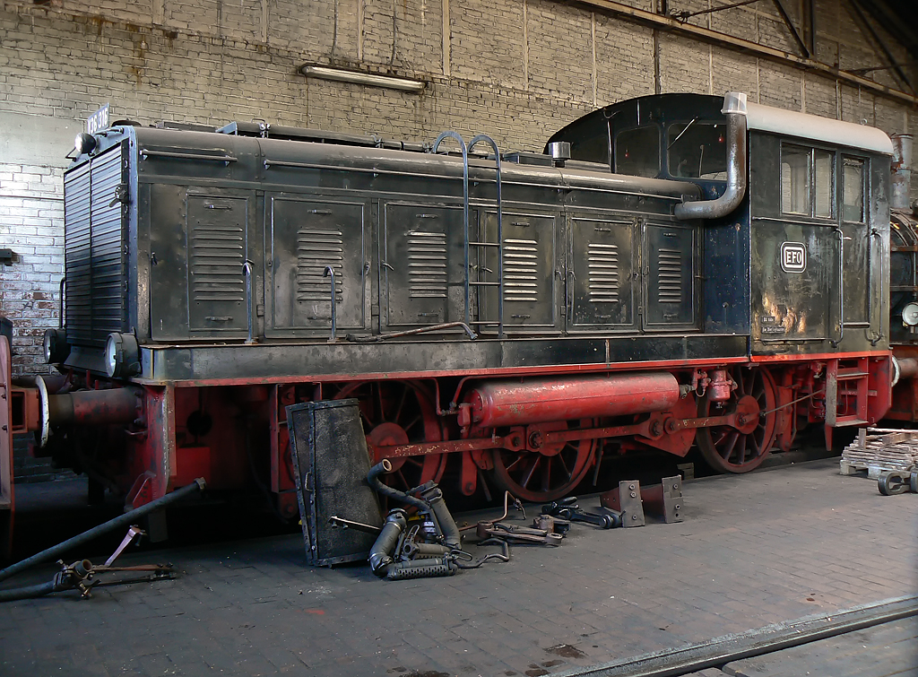 V36 316 im Schuppen in Dieringhausen am 11.09.2010