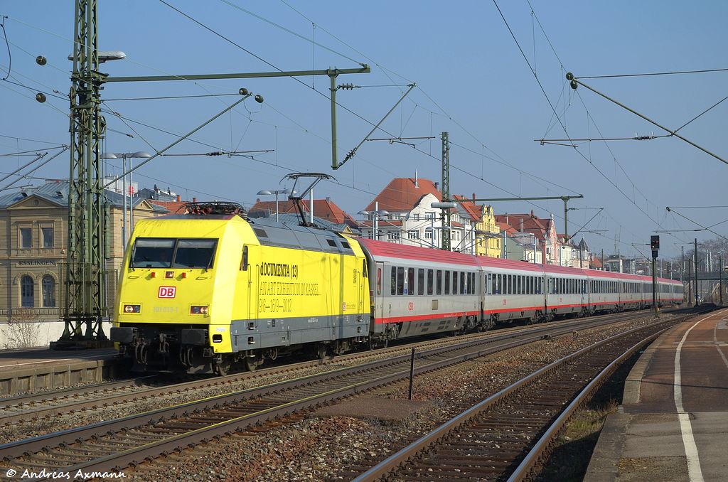 Wenn man schon keine 103�r f�r den IC 118 hat .......... nimmt man halt die 101 013  Documenta . Durch Esslingen/Neckar auf ihrem weg nach Stuttgart. (14.03.2012)