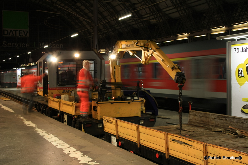 Wenn die Profis am Werke sind, dann steht oft alles still, doch die Arbeiter sind am rotieren. Ich hoffe es gef�llt diese Stimmungsaufnahme.