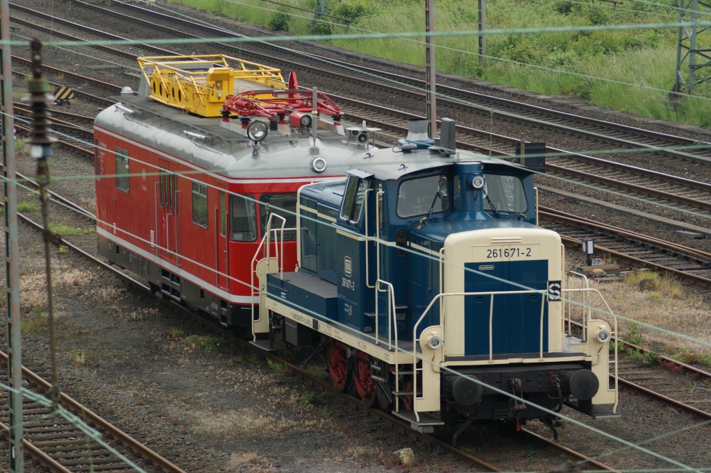 Wie fr�her...
261 671 mit 701 099 am 01.06.2010 im Hagener G�terbahnhof