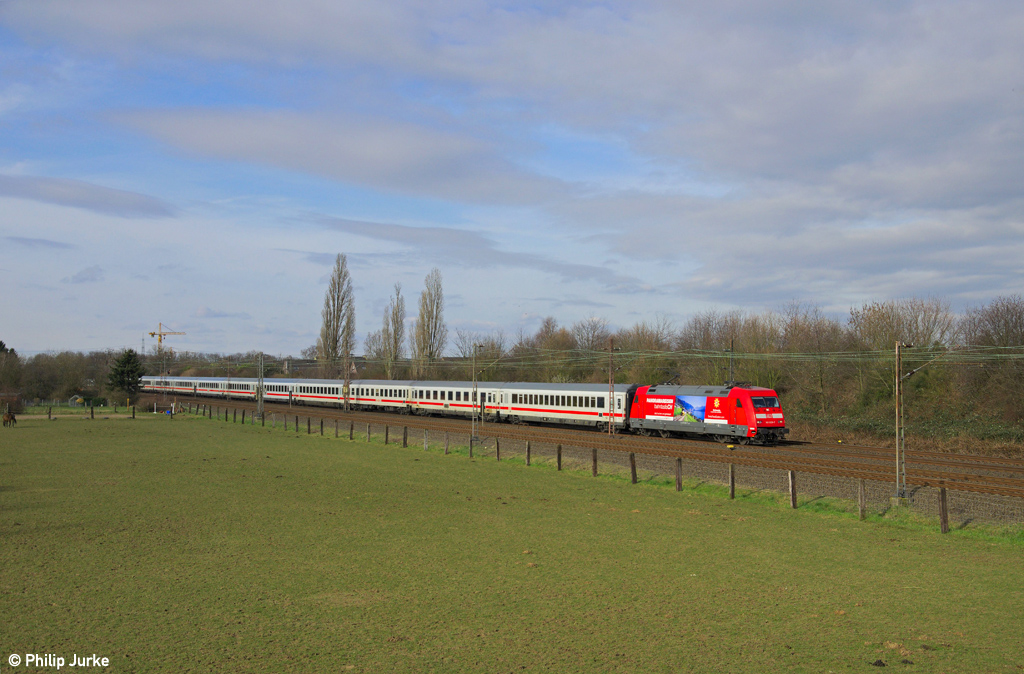 101 029-7 mit dem IC 2217 (Stralsund Hbf - Stuttgart Hbf) am 23.02.2014 in Langenfeld(Rheinl.).
