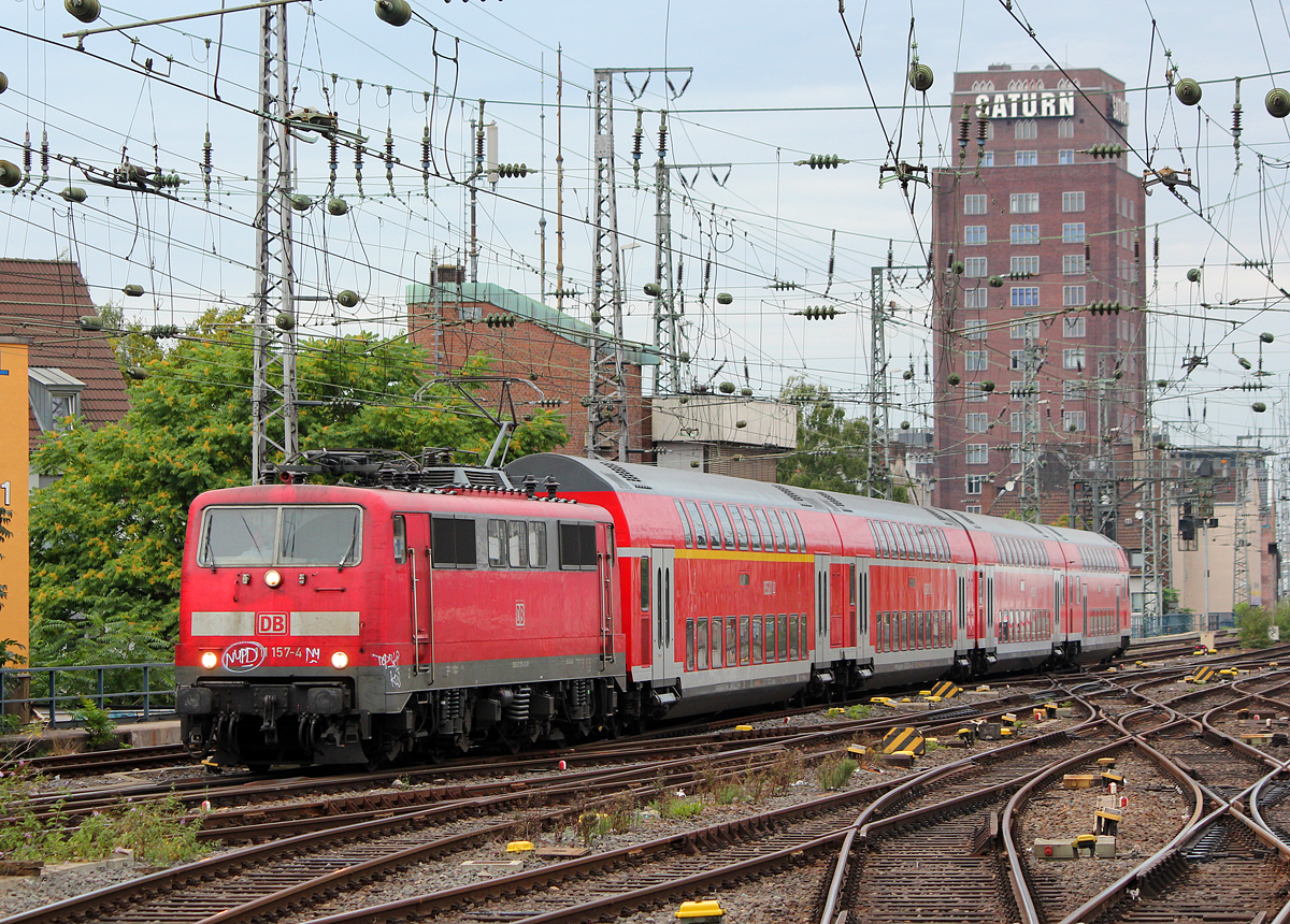 111 157-4 bei der Einfahrt in K�ln Hbf am 26.08.2013