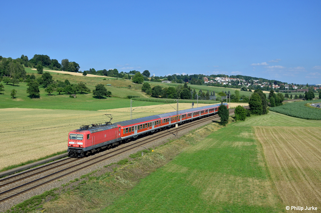 143 201-2 mit der RB 19342 (Geislingen(Steige) - Stuttgart Hbf) am 15.07.2015 bei Uhingen(Fils).
