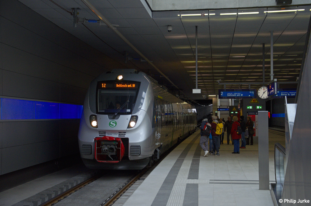 1442 102-8 als S2 (L.-Connewitz - Delitzsch unt. Bf) am 22.02.2014 in Leipzig Bayerischer Bf.
