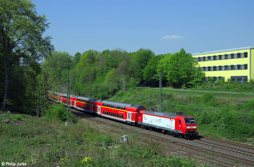 146 008-8 mit dem RE 10217 (Duisburg Hbf - Münster(Westf)Hbf) am 20.04.2014 bei Essen-Frillendorf.
