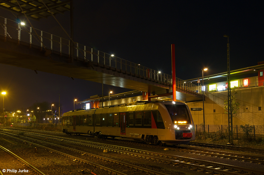 1648 001-3 am 14.12.2013 im Remscheider Hbf.
