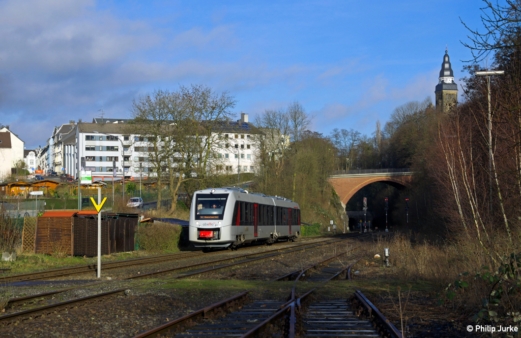 1648 008-8  VT12008  als ABRS 30759 (Wuppertal - Remscheid) am 30.12.2013 in Wuppertal-Rauental.
