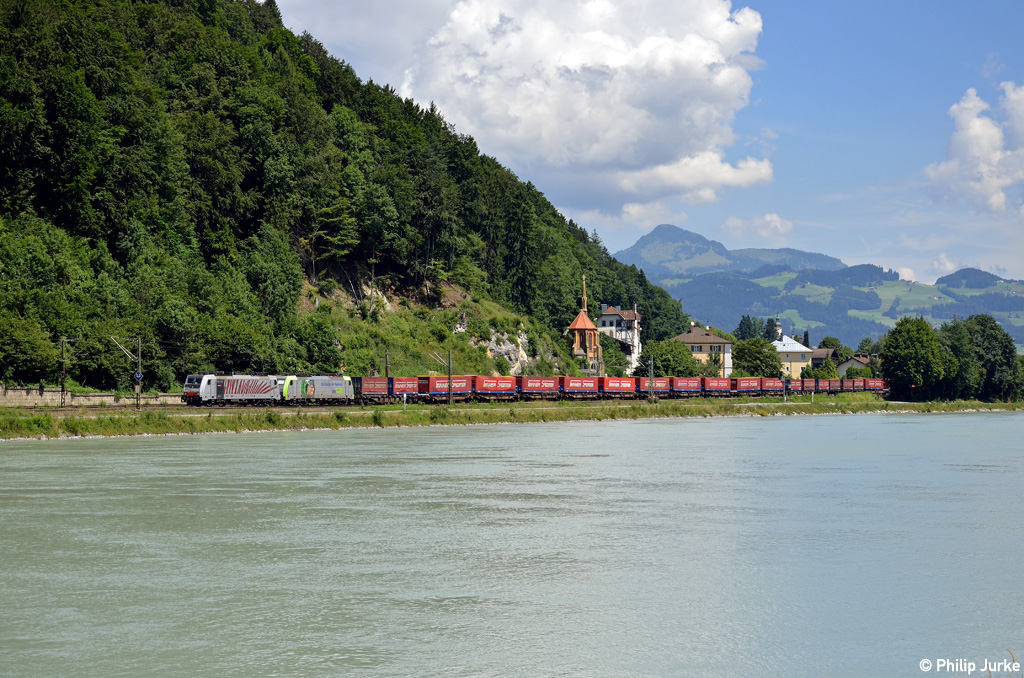 186 281-2 und 486 503-6 mit dem DGS 43139 (München Nord - Verona QE) am 16.07.2014 bei Kufstsein.
