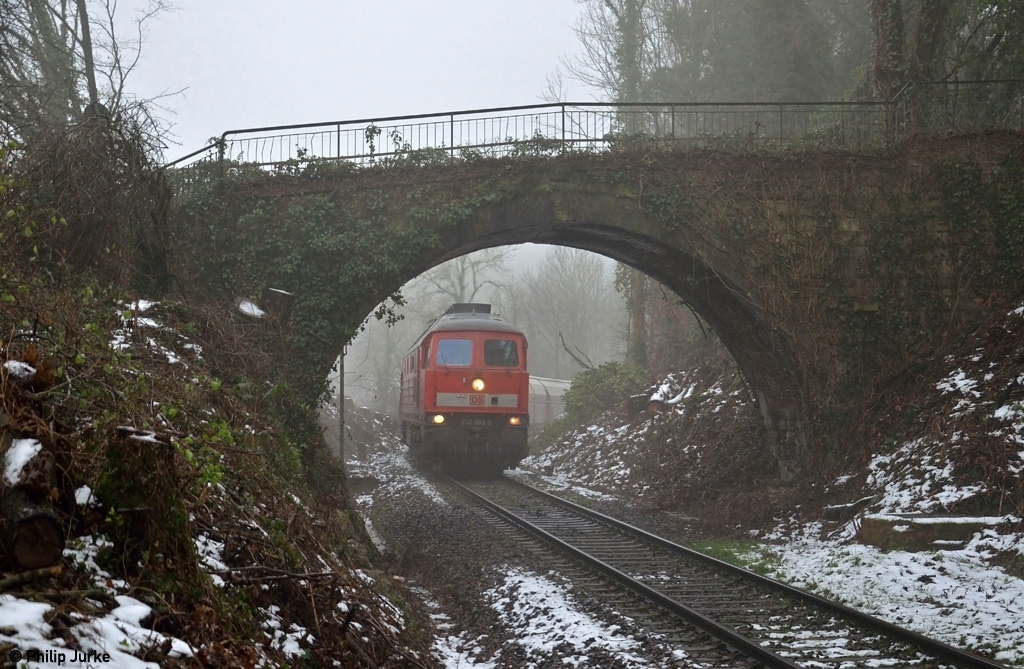 232 093-5 mit dem GM 47751 (Beverwijk - Wülfrath-Rohdenhaus) am 31.12.2014 auf der Angertalbahn bei Heiligenhaus.
