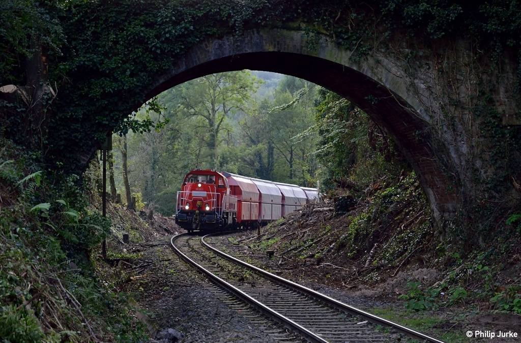 265 024-0 mit dem GM 60292 (Duisburg-Mannesmann - Wülfrath-Flandersbach) am 07.09.2014 bei Heiligenhaus-Hofermühle.