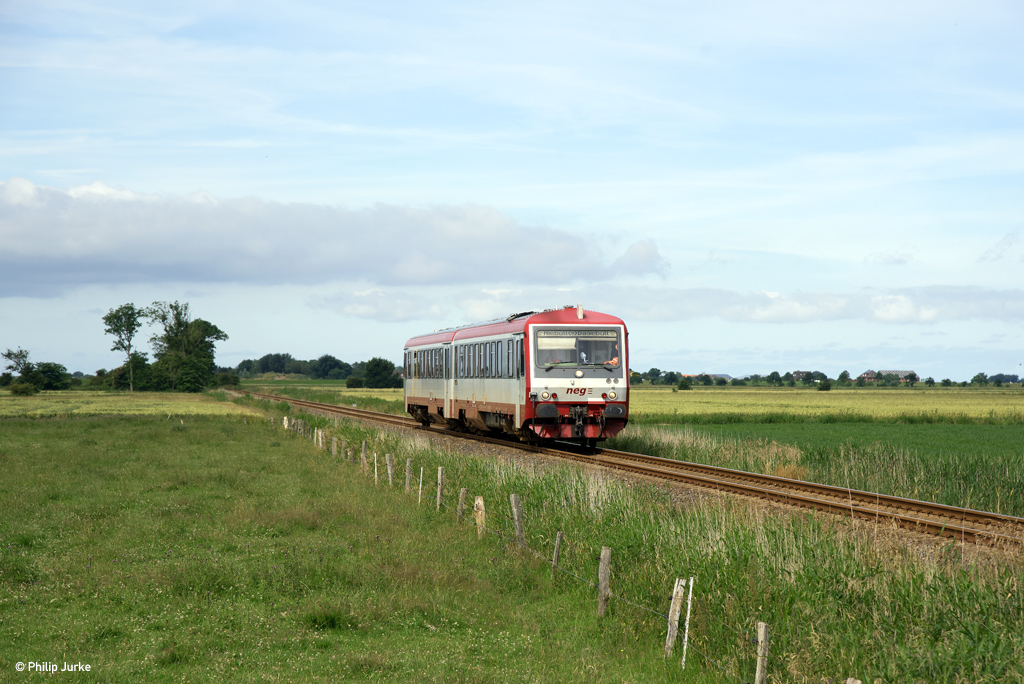 628 071-2 bzw. 629 071-1  VT71  als neg 8 (Dagebüll Mole - Niebüll) am 06.07.2017 bei Kleiserkoog Schule.
