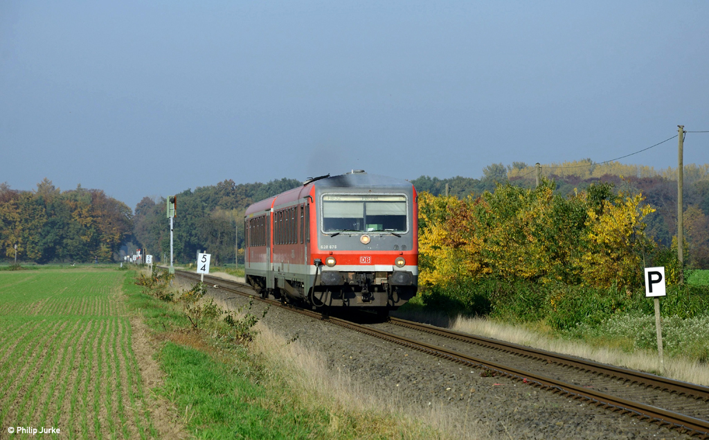 628 676-9 als RB 10275 (Bochholt - Wesel) am 31.10.2015 bei Blumenkamp.
