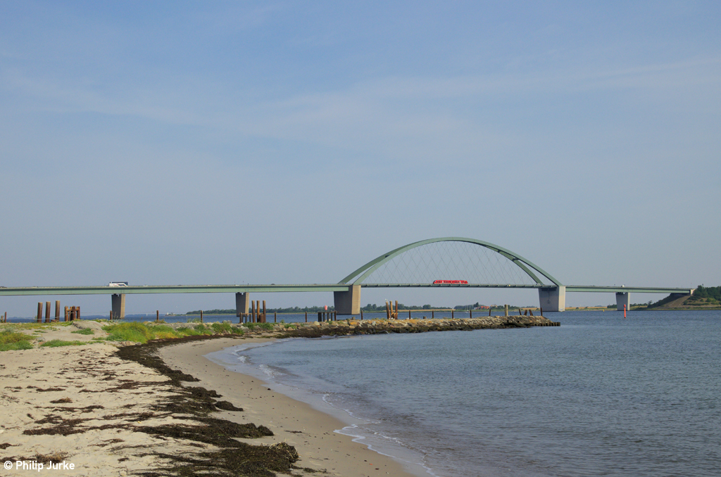 648 333-2  Schwentinetal  als RB 21715 von Puttgarden nach L�beck am 03.08.2013 bei Gro�enbrode.
