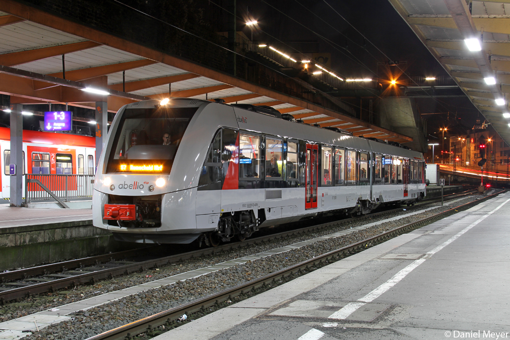 Der 1 648 009-6 (VT 12009) der abellio in Wuppertal Hbf am 13.01.2014