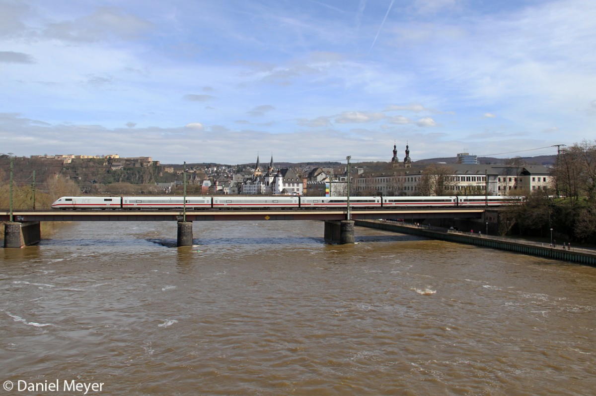 Der 401 006 auf der Moselbr�cke in Koblenz am 14,04,13