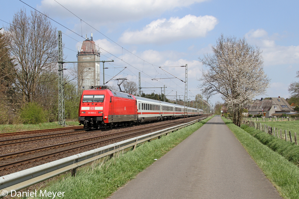 Die 101 002-4 in Brokstedt am 05,05,13 