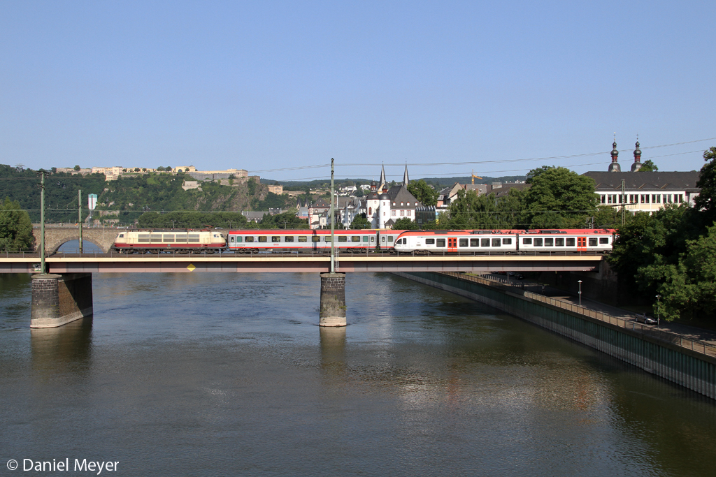 Die 103 235-8 leider mit VIAS Schaden auf der Moselbr�cke in Koblenz am 07.07.2013
