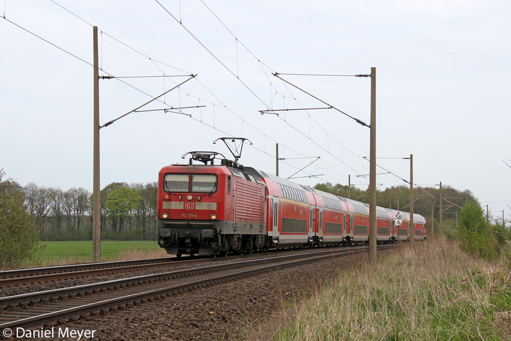 Die 112 171-4 bei Quarnstedt am 07,05,13  