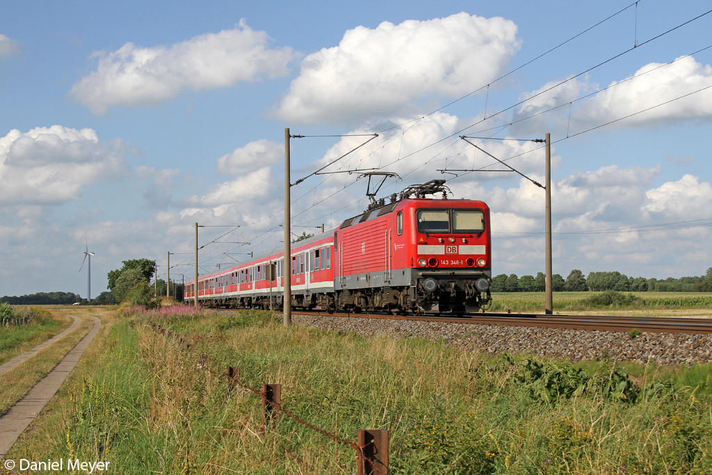 Die 143 348-1 bei Quarnstedt am 31.07.2013 