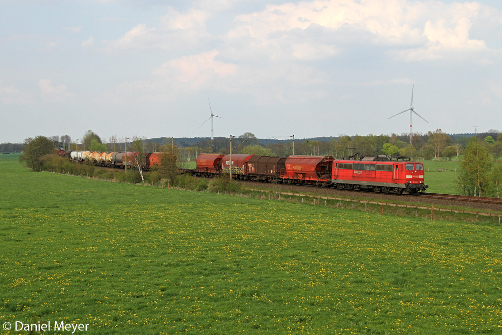 Die 151 082-5 in Ramelsloh am 06,05,13