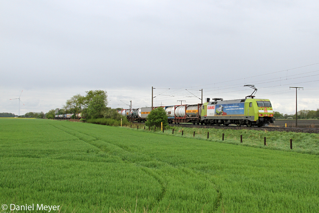 Die 152 005-5 bei Quarnstedt am 12.05.2013