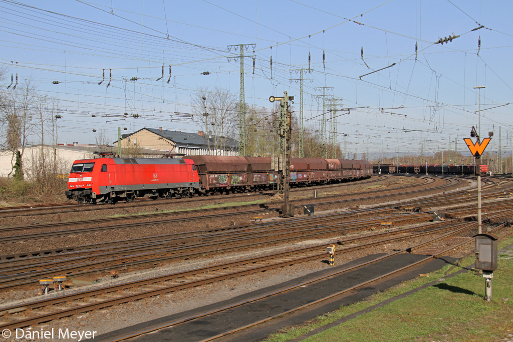 Die 152 023-8 in Koblenz L�tzel am 15,04,13