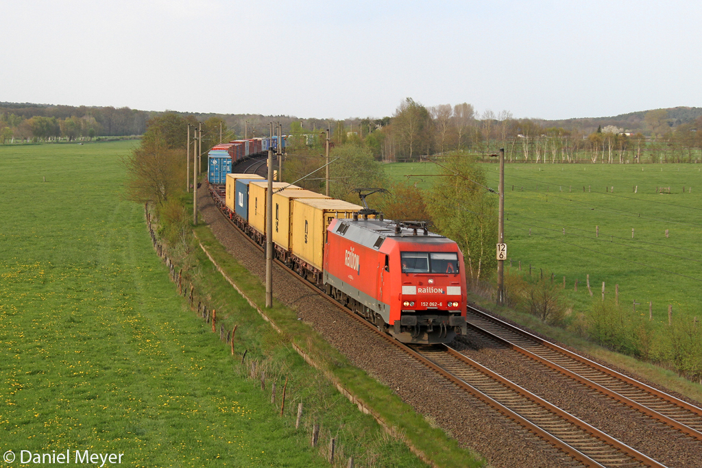 Die 152 062-6 in Ramelsloh am 06,05,13