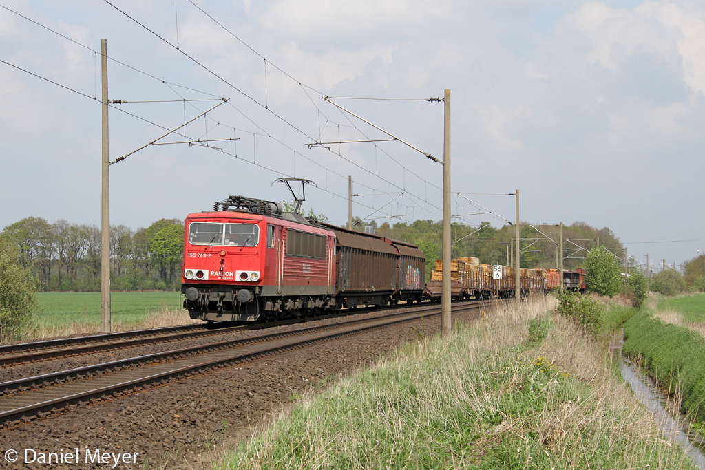 Die 155 246-2 bei Quarnstedt am 08,05,13 