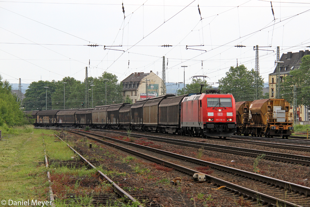 Die 185 216-5 in Koblenz L�tzel am 11.06.2013