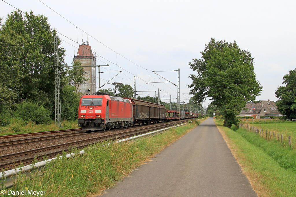 Die 185 336-2 in Brokstedt am 26.07.2013 