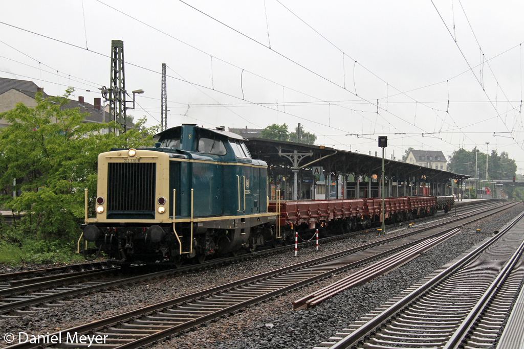 Die 212 376-8 in Solingen Hbf am 29.05.2013