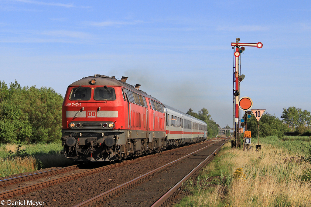 Die 218 342-4 und 218 836-5 in Klanxb�ll am 22.07.2013 