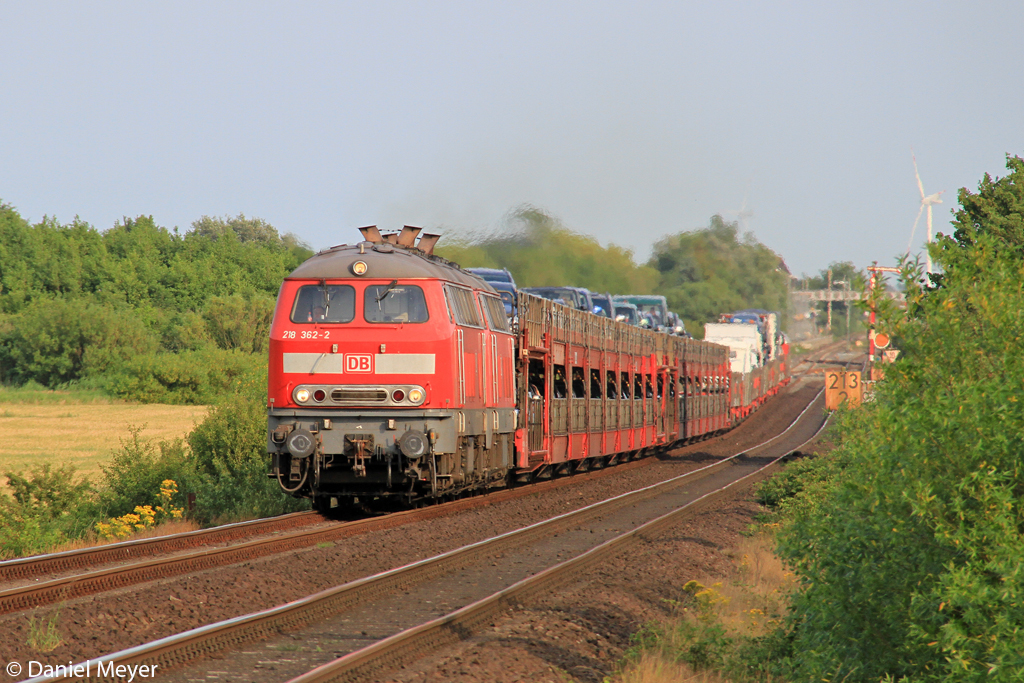 Die 218 362-2 und 218 363-0 bei Klanxb�ll am 24.07.2013 