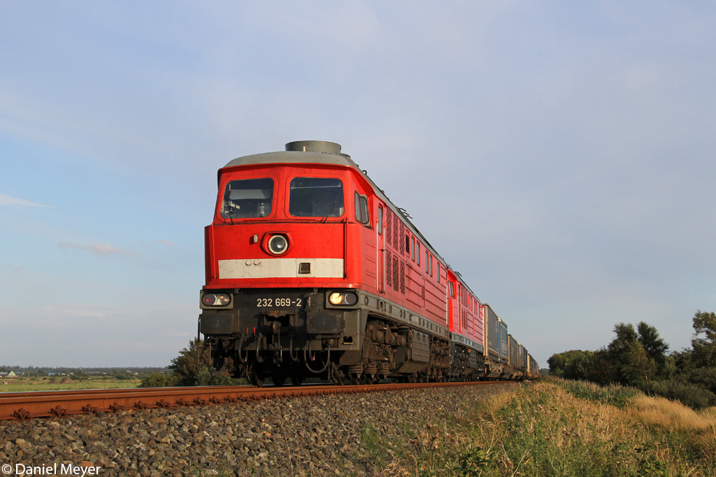 Die 232 669-2 und 232 259-2 bei einer kleinen B� St�rung in S�derl�gum am 03.08.2014