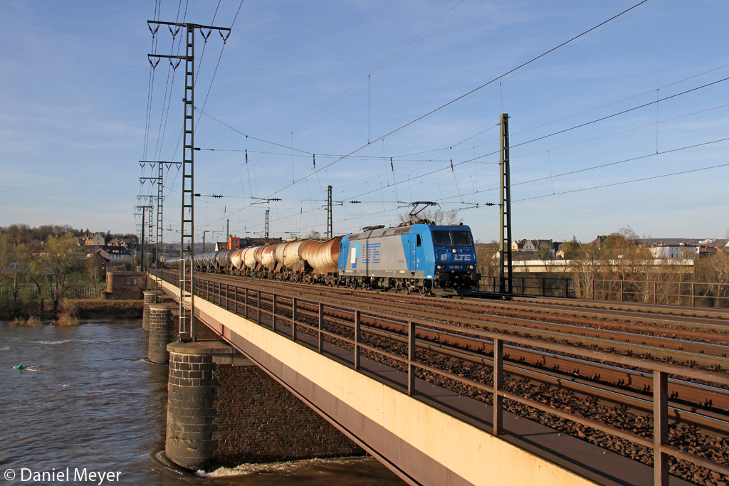 Die LTE 185 529-5 auf der Moselbr�cke in Koblenz am 14,04,13