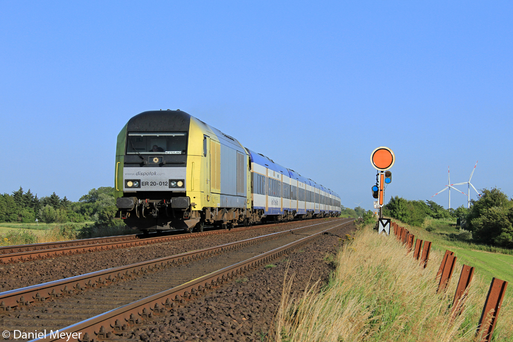 Die NOB ER20-012 nach Westerland bei Klanxb�ll am 20.07.2013