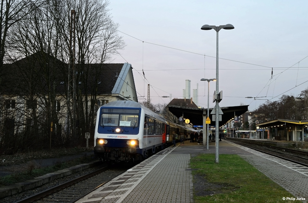 NX-Ersatzpark mit der schiebenden 182 517-3  Fitzgerald  als RB 27855 (Wuppertal-Oberbarmen - Bonn Hbf) am 28.01.2016 in Wuppertal-Barmen.
