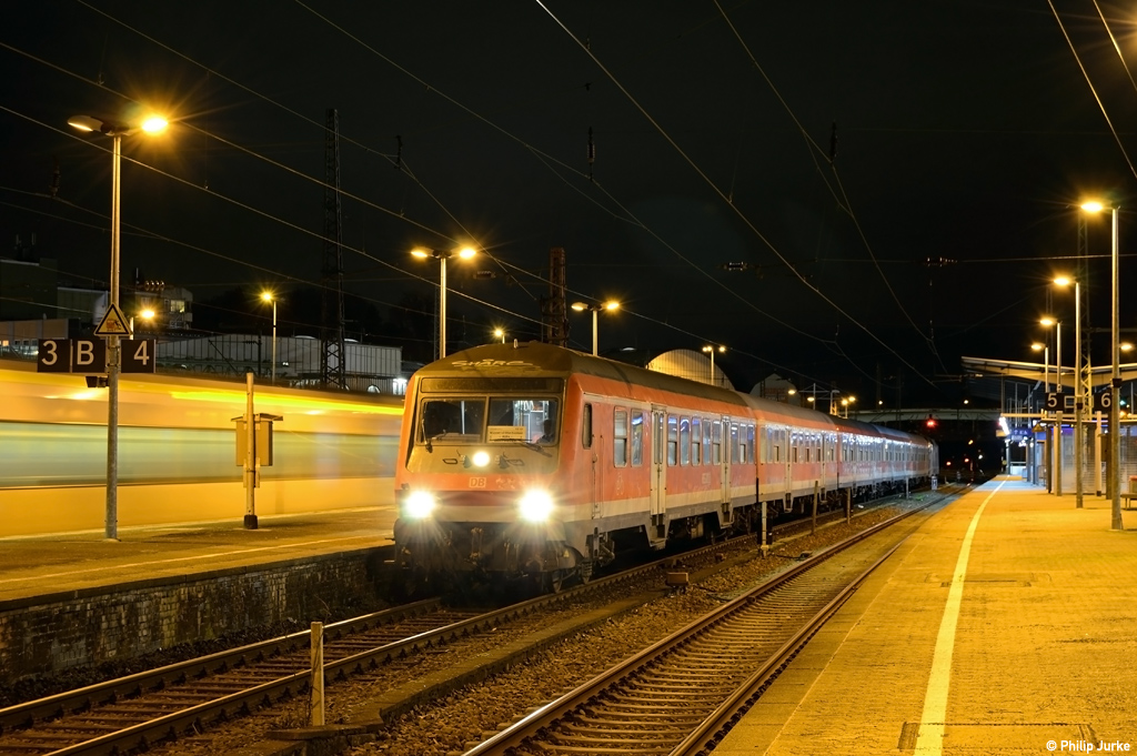 NX-Ersatzpark mit der schiebenden 182 534-8 als RB 24452 (Wuppertal-Oberbarmen - Köln Hbf) am 27.01.2016 in Wuppertal-Oberbarmen.
