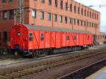 Einheitshilfsger�tewagen abgestellt am Hbf Koblenz, 03.04.2010. Einer 53  in Deutschland stationierten Wagen der Deutsche Bahn AG. Diese verf�gen �ber Hilfsmittel und Bahnspezifischen Ausr�stungen zur Bew�ltigung von Ungl�cksf�llen mit Z�gen.