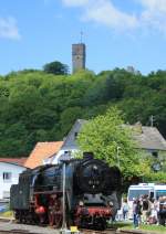 Und vor der Burg K�nigsstein wartet 01 118 darauf das der Wasservorrat am 23.05.2010 wieder aufgef�llt ist.